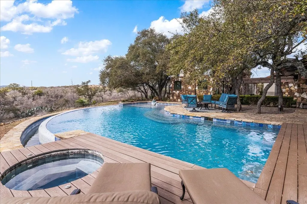 2808 & 2804 Fall Creek Estates Drive Spicewood TX 78669