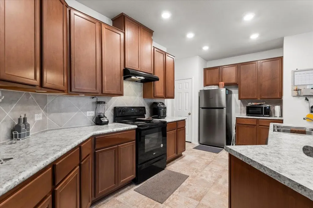 239 Crimson Lane Kyle TX 78640