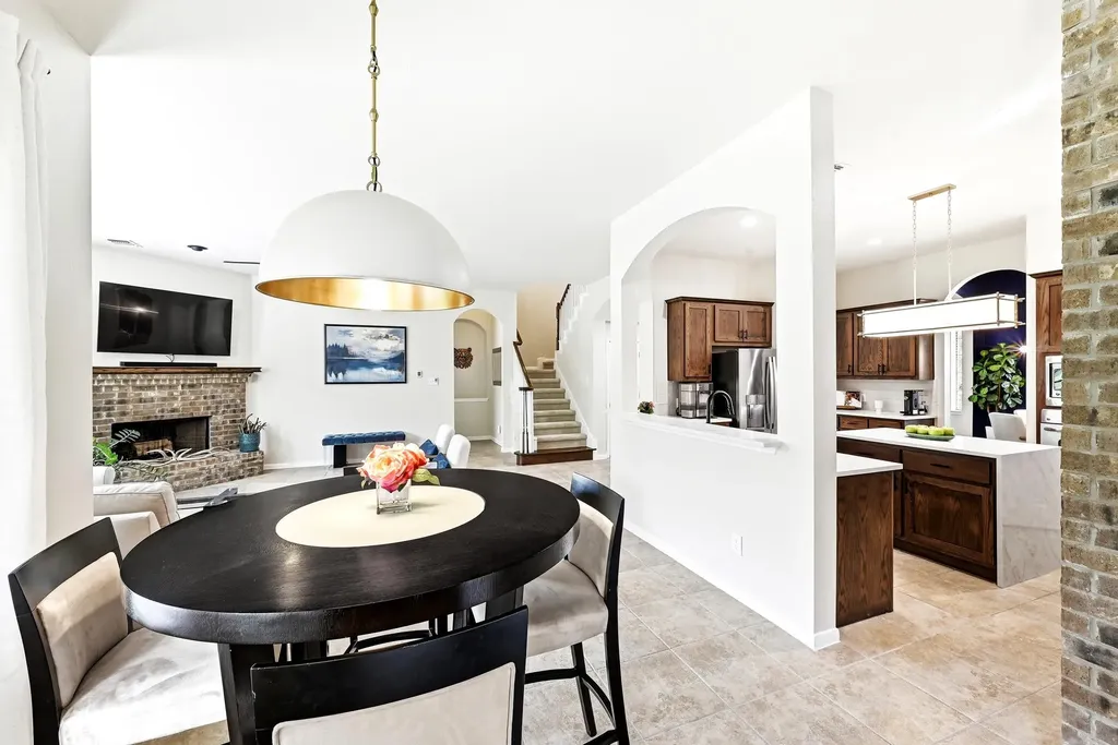130 Granite Lane Austin TX 78737