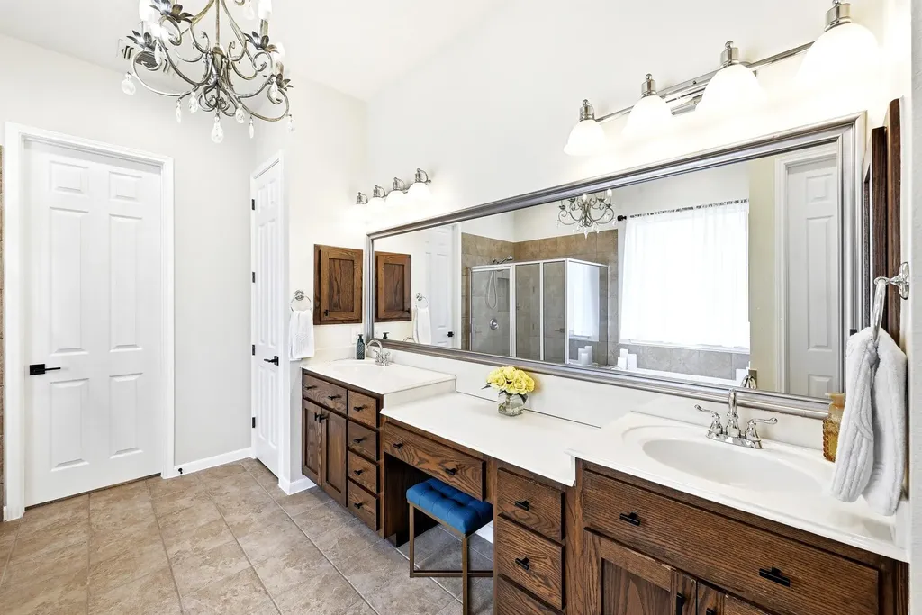 130 Granite Lane Austin TX 78737