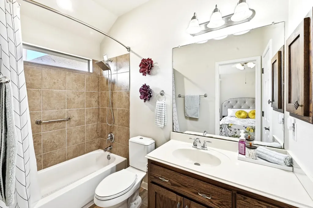 130 Granite Lane Austin TX 78737