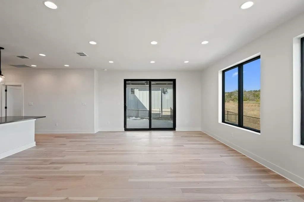 711 N Paleface Ranch Road Spicewood TX 78669