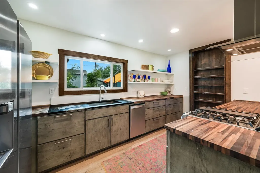 1807 Pasadena Drive Austin TX 78757