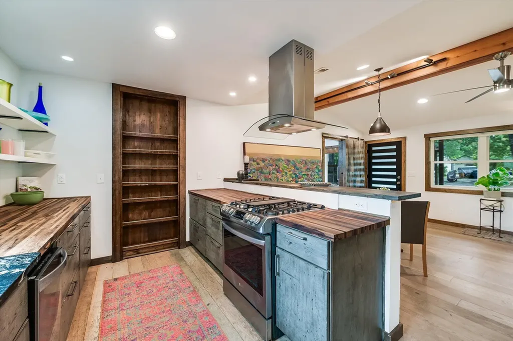 1807 Pasadena Drive Austin TX 78757