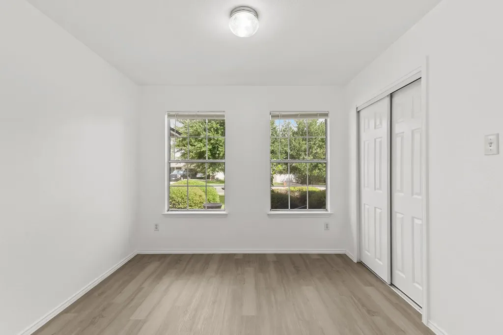 112 James Lin Circle Kyle TX 78640