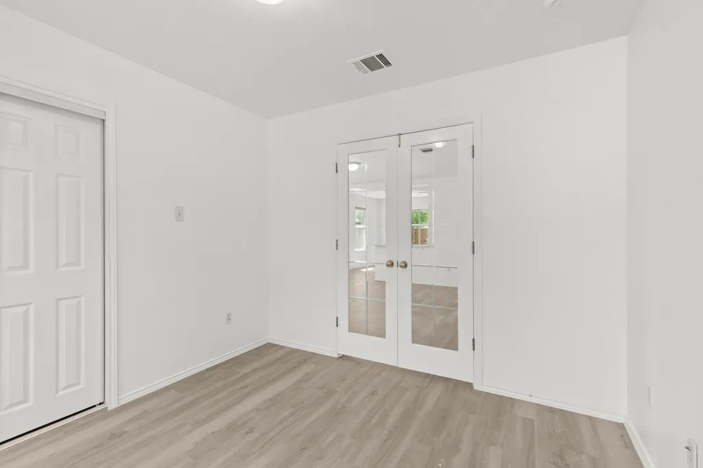 112 James Lin Circle Kyle TX 78640