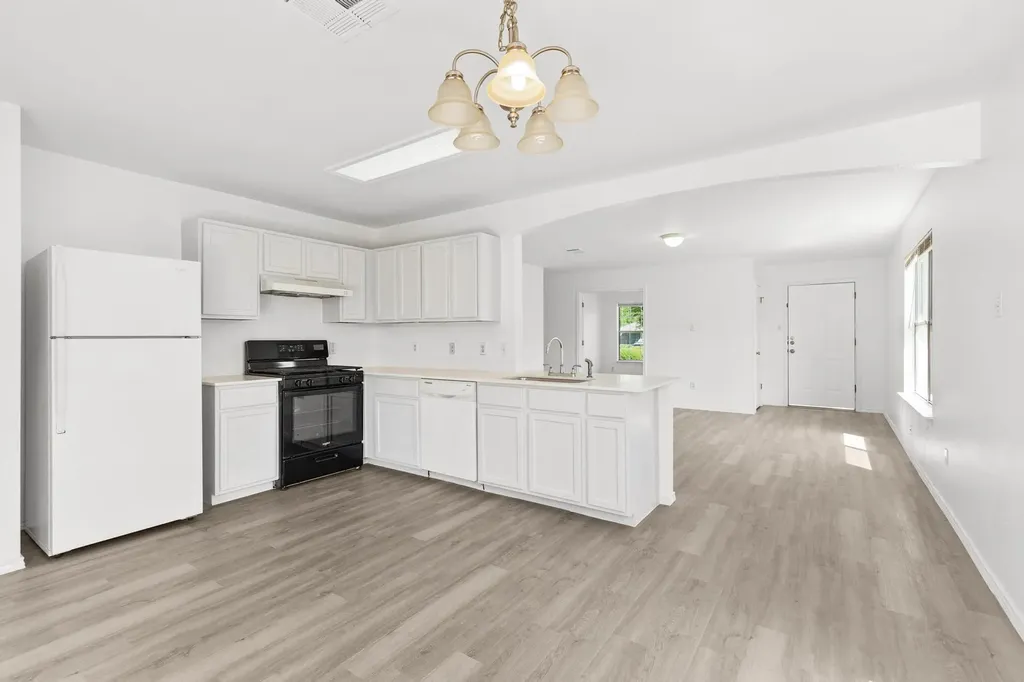 112 James Lin Circle Kyle TX 78640