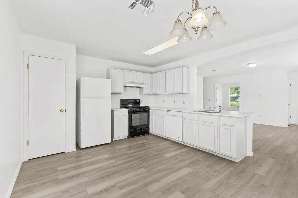 112 James Lin Circle Kyle TX 78640