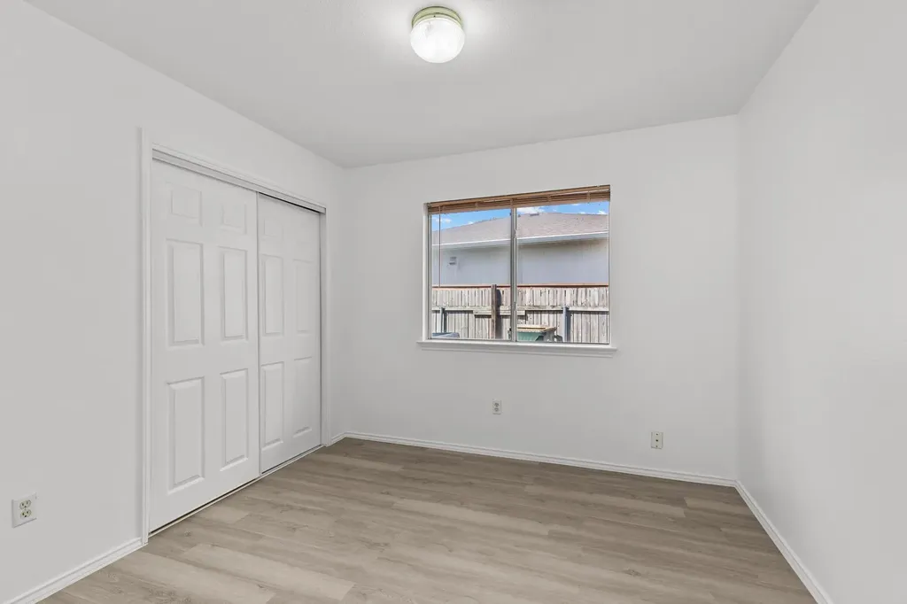 112 James Lin Circle Kyle TX 78640