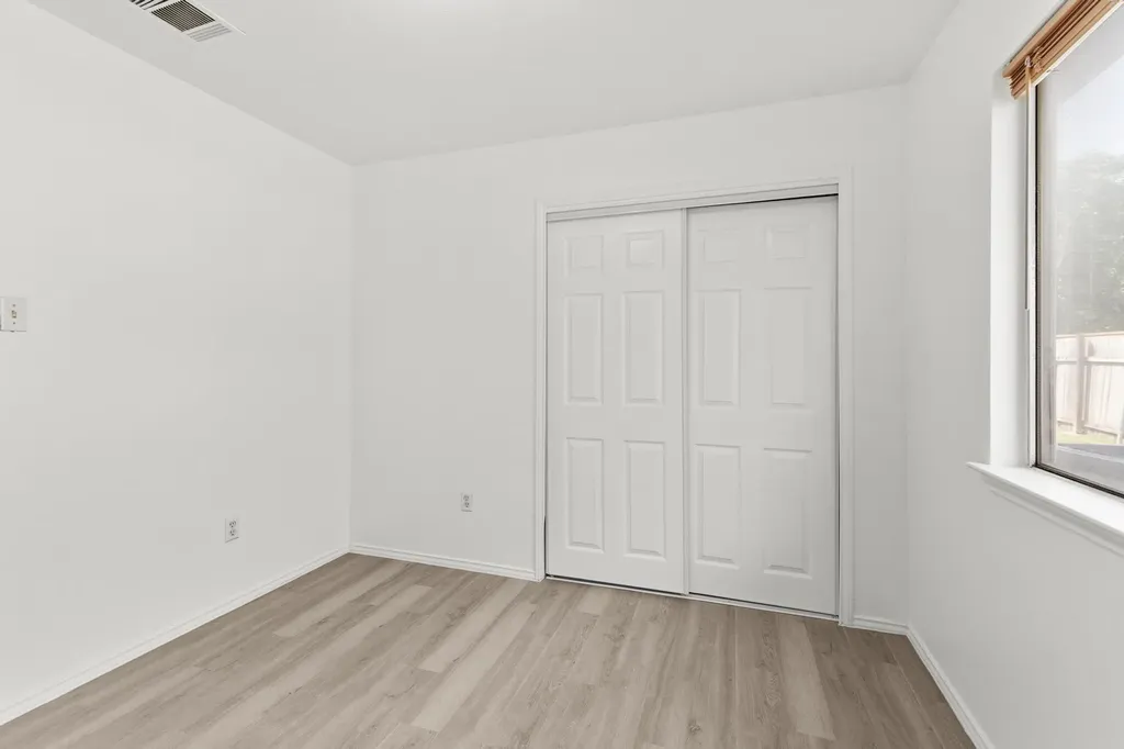 112 James Lin Circle Kyle TX 78640