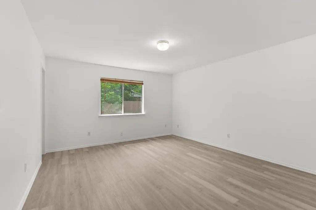 112 James Lin Circle Kyle TX 78640