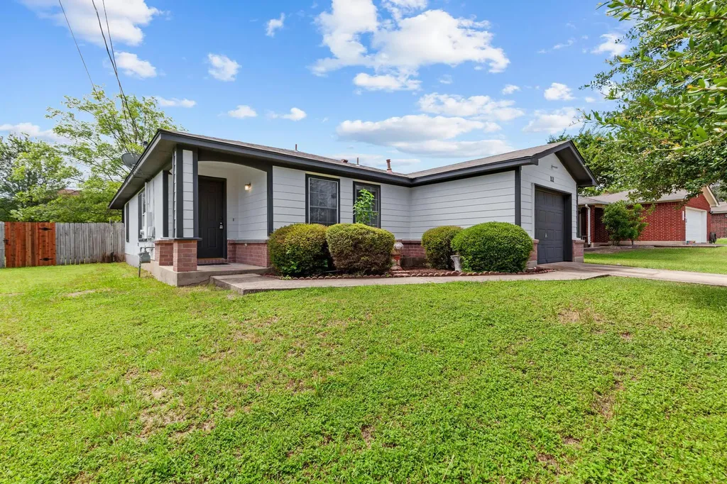 112 James Lin Circle Kyle TX 78640