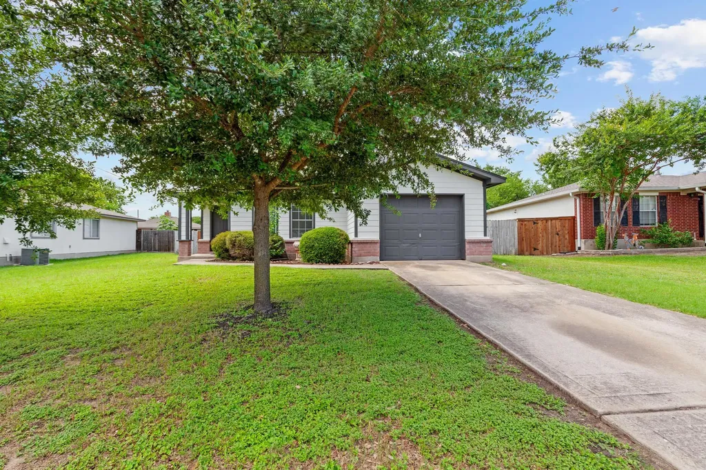 112 James Lin Circle Kyle TX 78640