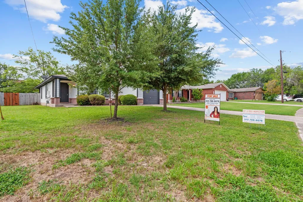 112 James Lin Circle Kyle TX 78640