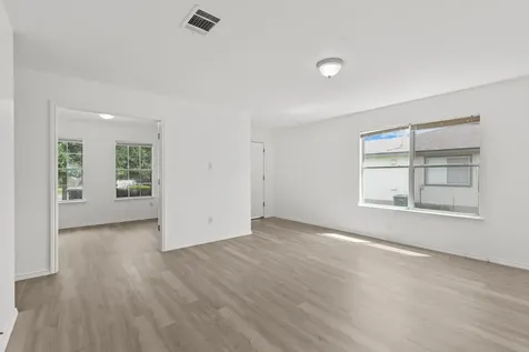 112 James Lin Circle Kyle TX 78640
