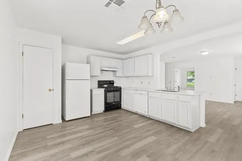 112 James Lin Circle Kyle TX 78640