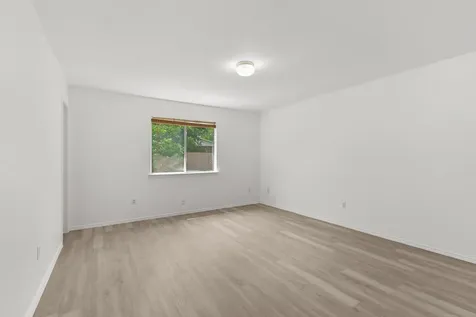 112 James Lin Circle Kyle TX 78640
