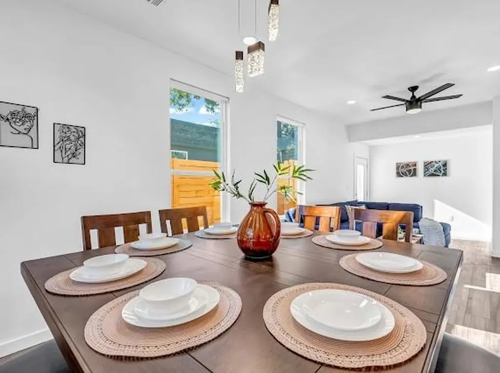 3104 E 16th Street Austin TX 78702