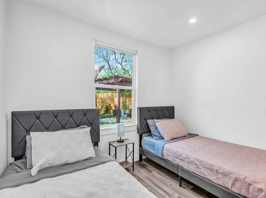 3104 E 16th Street Austin TX 78702