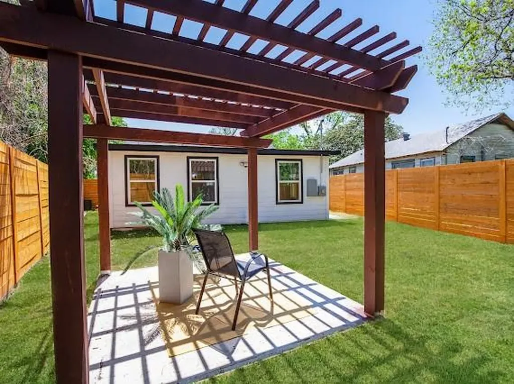 3104 E 16th Street Austin TX 78702