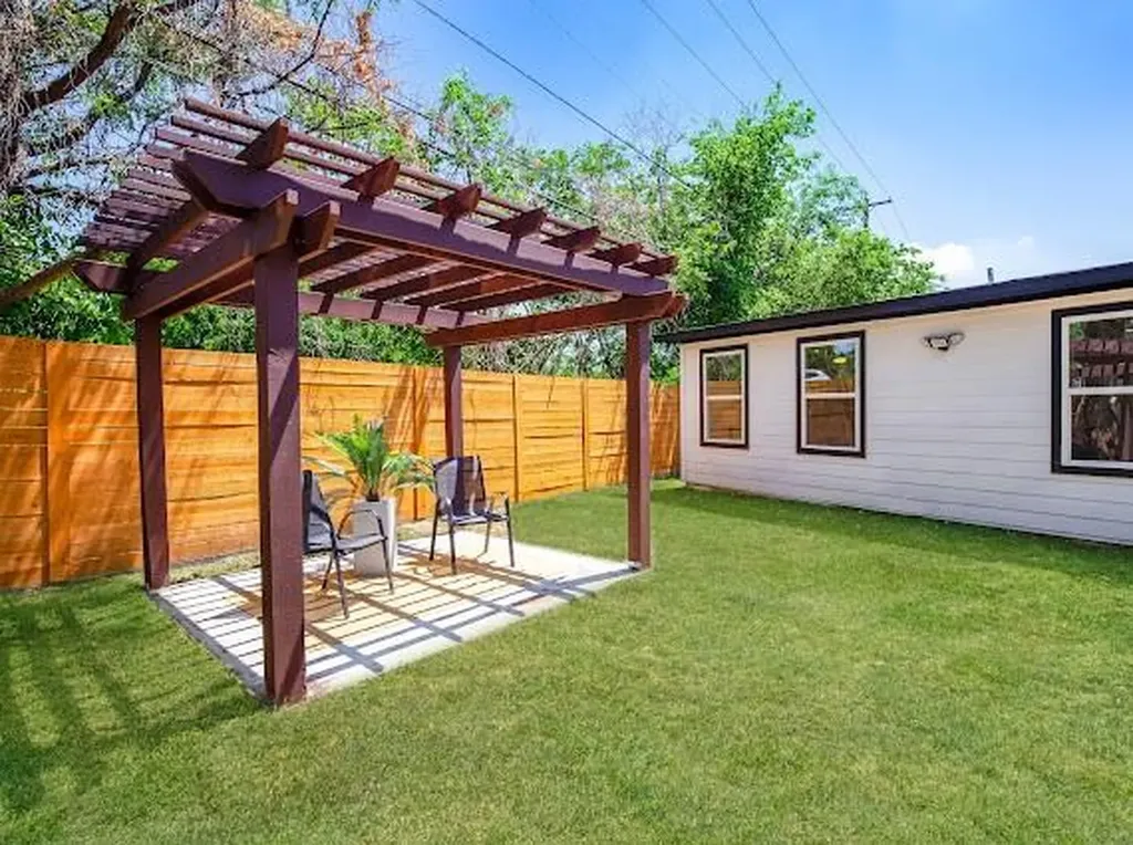 3104 E 16th Street Austin TX 78702