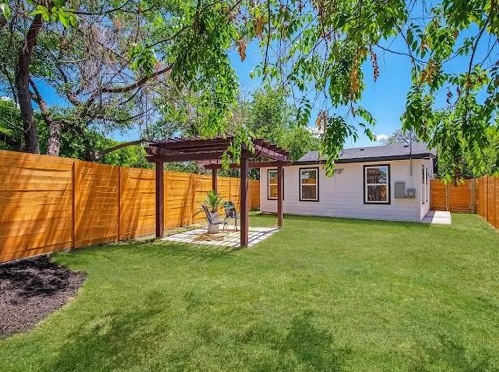 3104 E 16th Street Austin TX 78702