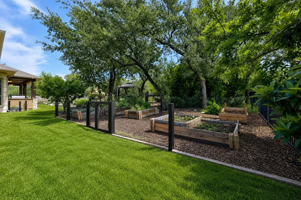 17001 Northlake Hills Drive Jonestown TX 78645