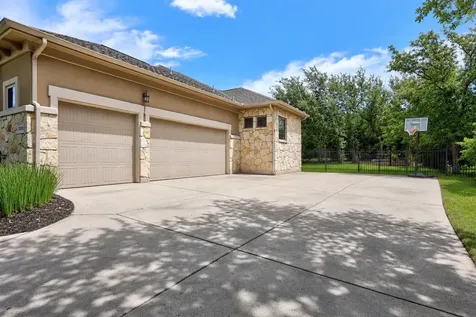 17001 Northlake Hills Drive Jonestown TX 78645