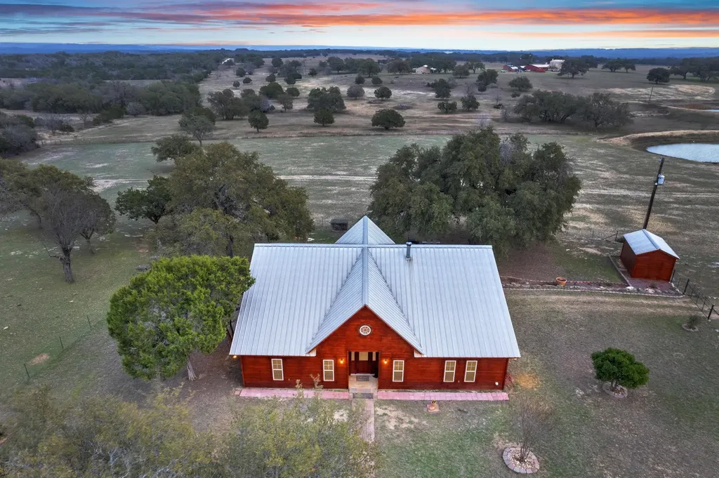 117 County Road 407 Spicewood TX 78669