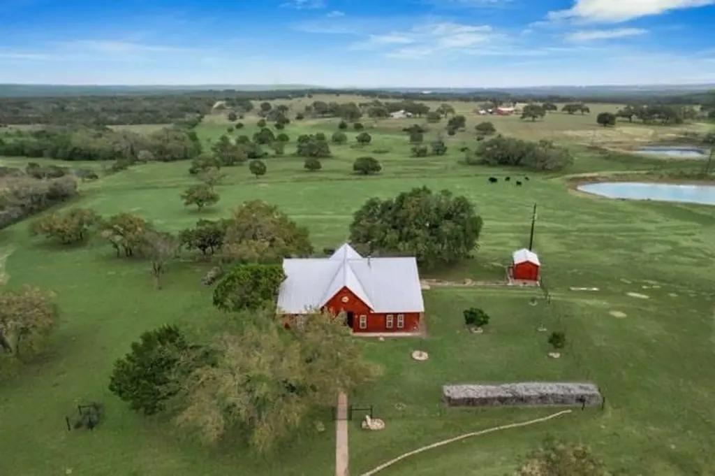117 County Road 407 Spicewood TX 78669