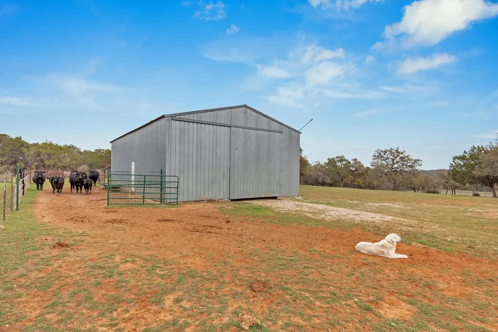 117 County Road 407 Spicewood TX 78669