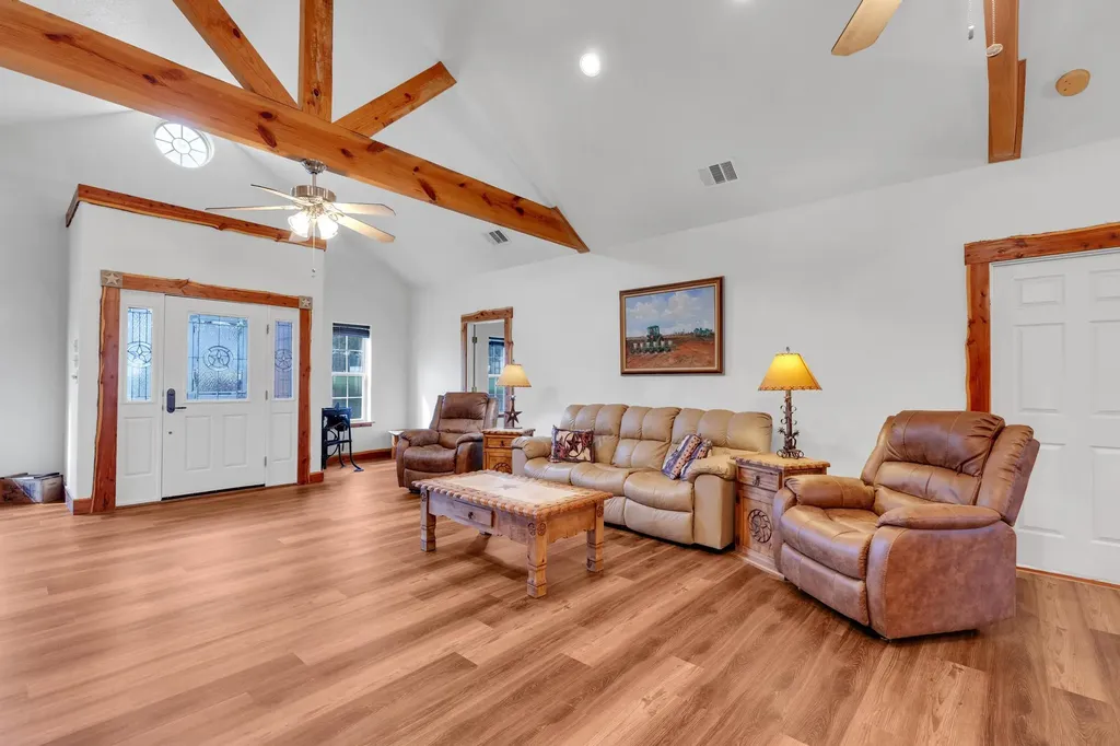 117 County Road 407 Spicewood TX 78669