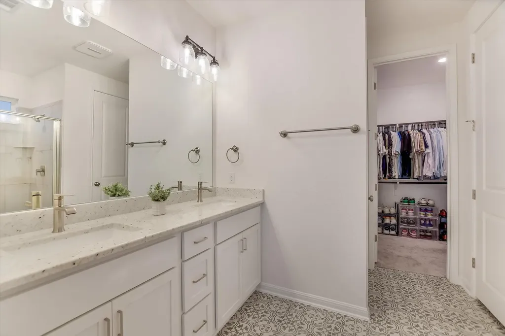 737 Leeward Pass Leander TX 78641