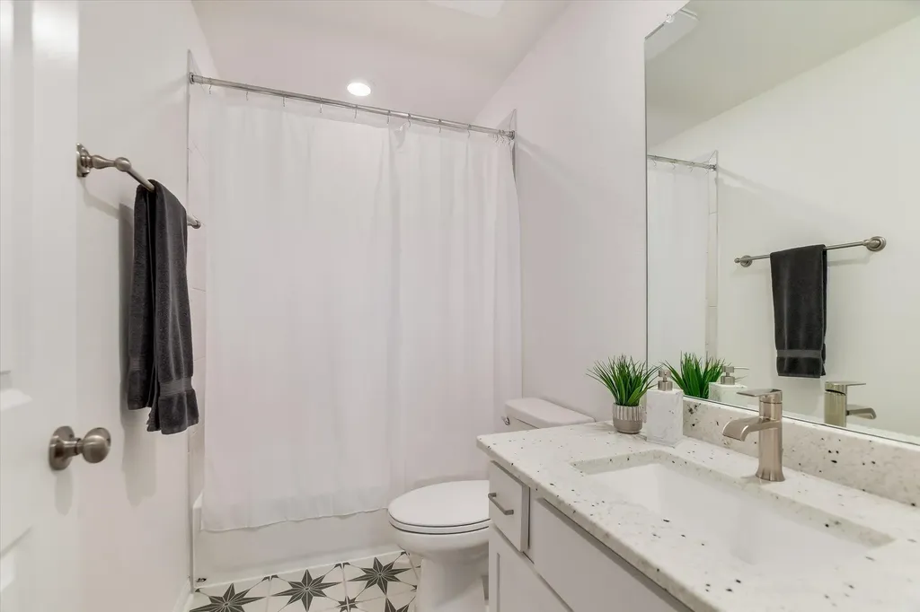 737 Leeward Pass Leander TX 78641