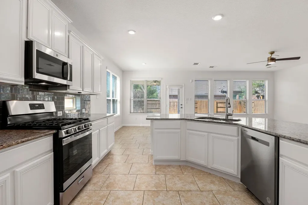 4032 Flowstone Lane Round Rock TX 78681