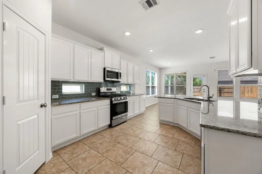 4032 Flowstone Lane Round Rock TX 78681