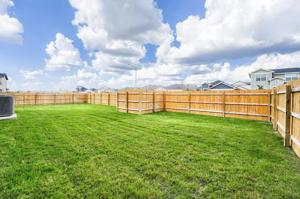 200 Constanza Trail Bastrop TX 78602