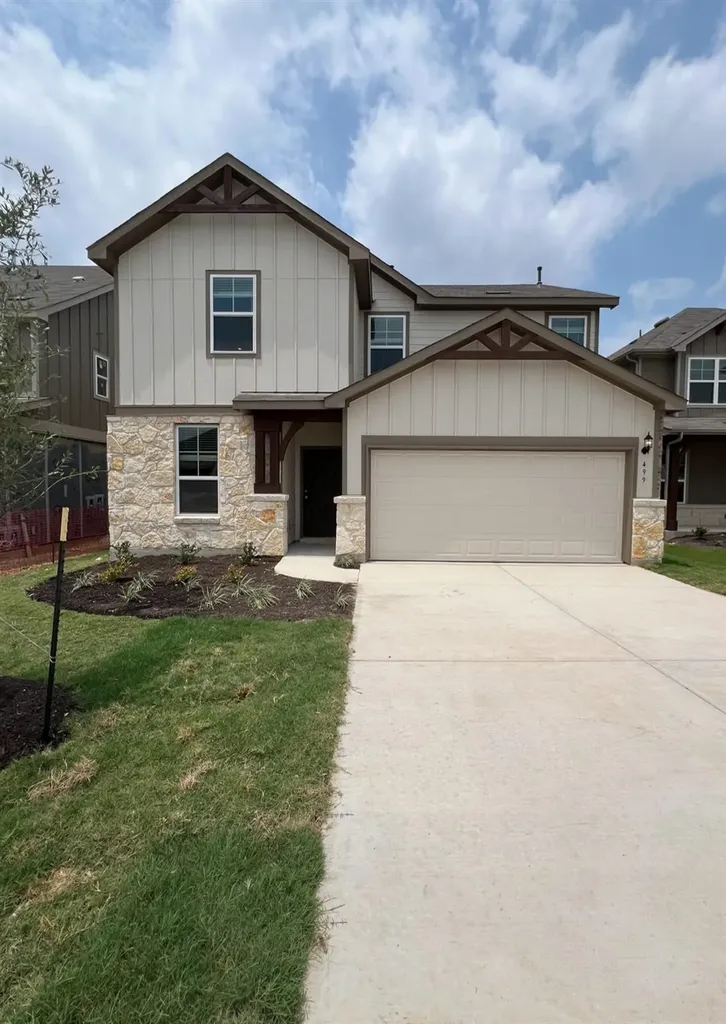 499 Tree Nut Loop Buda TX 78610