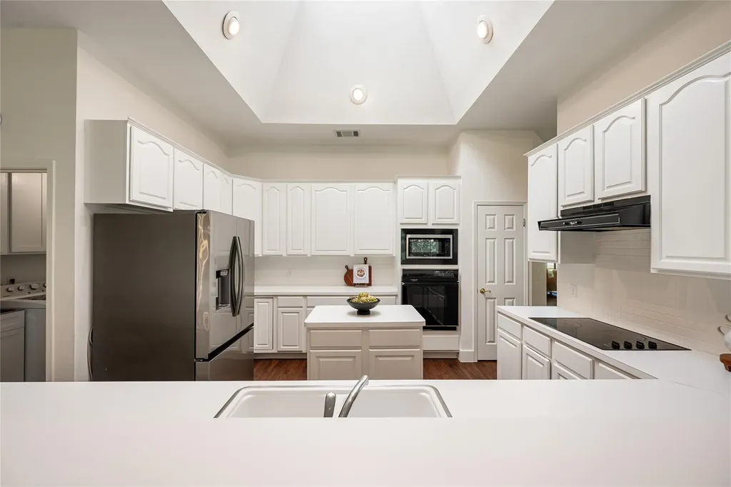 3501 Corner Brook Cove Austin TX 78739