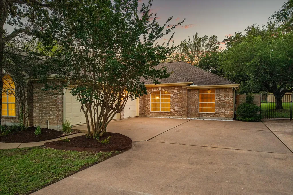 3501 Corner Brook Cove Austin TX 78739