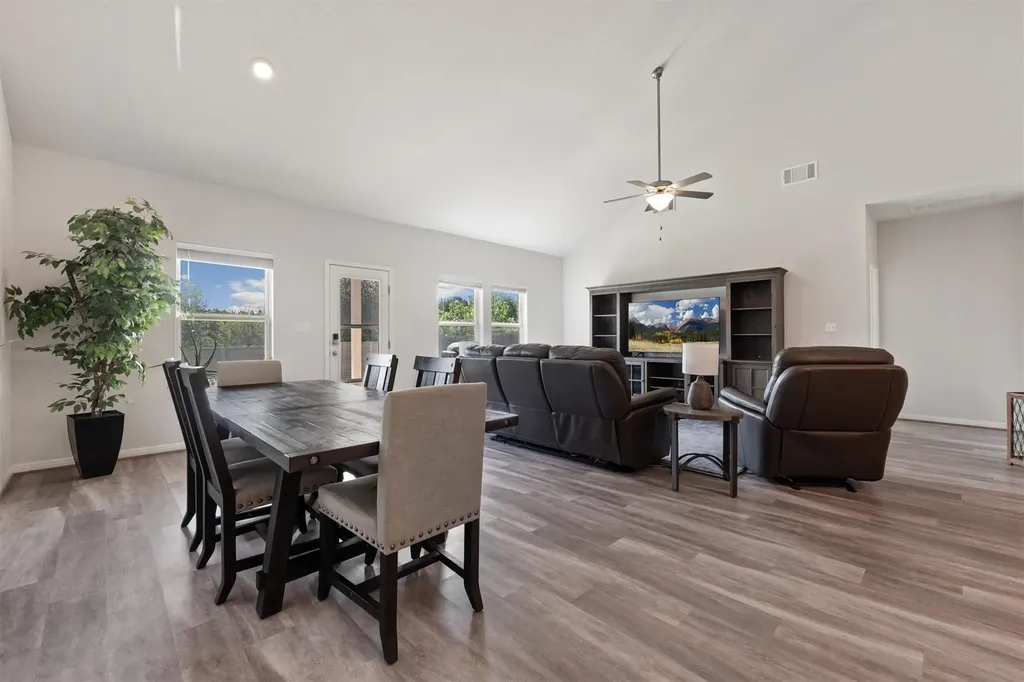 612 Sigourney Way Leander TX 78641