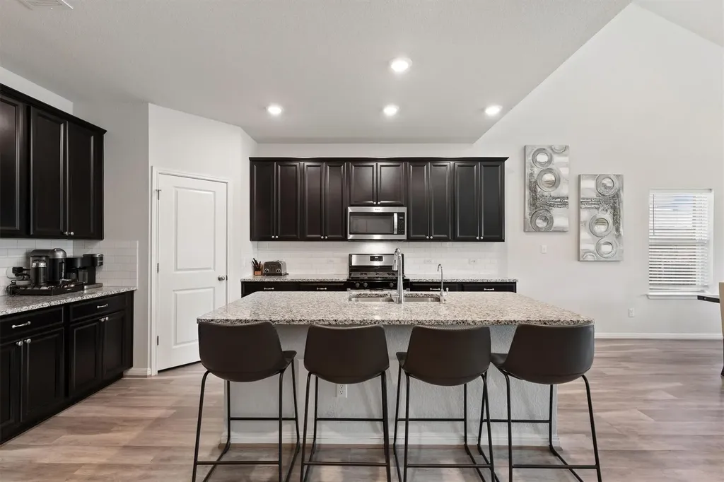 612 Sigourney Way Leander TX 78641