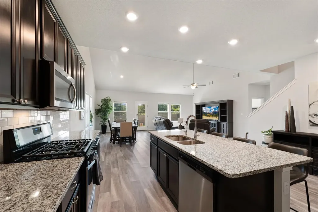 612 Sigourney Way Leander TX 78641