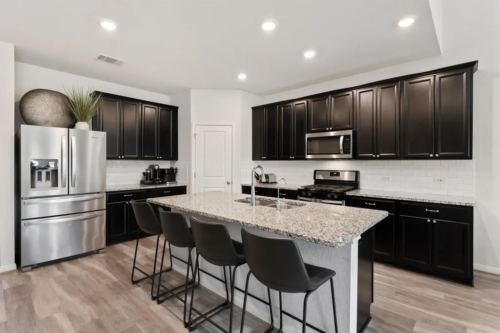 612 Sigourney Way Leander TX 78641