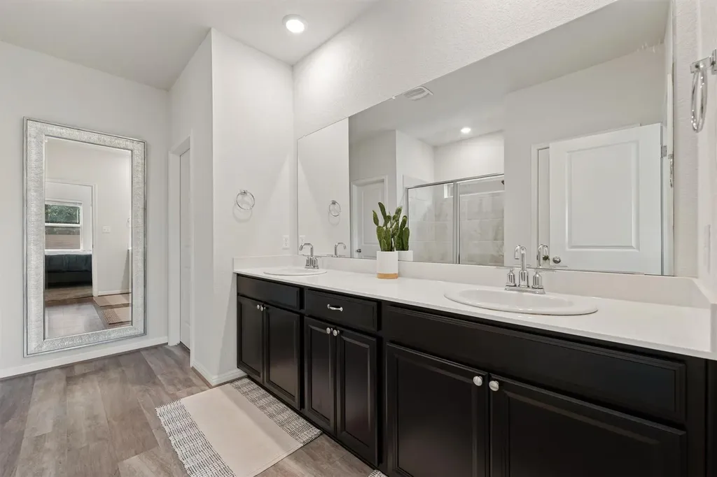 612 Sigourney Way Leander TX 78641