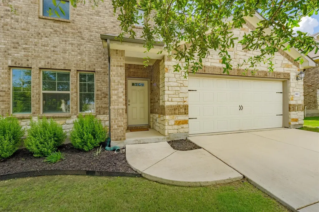 612 Sigourney Way Leander TX 78641