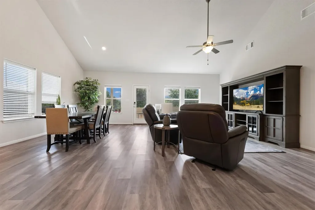 612 Sigourney Way Leander TX 78641