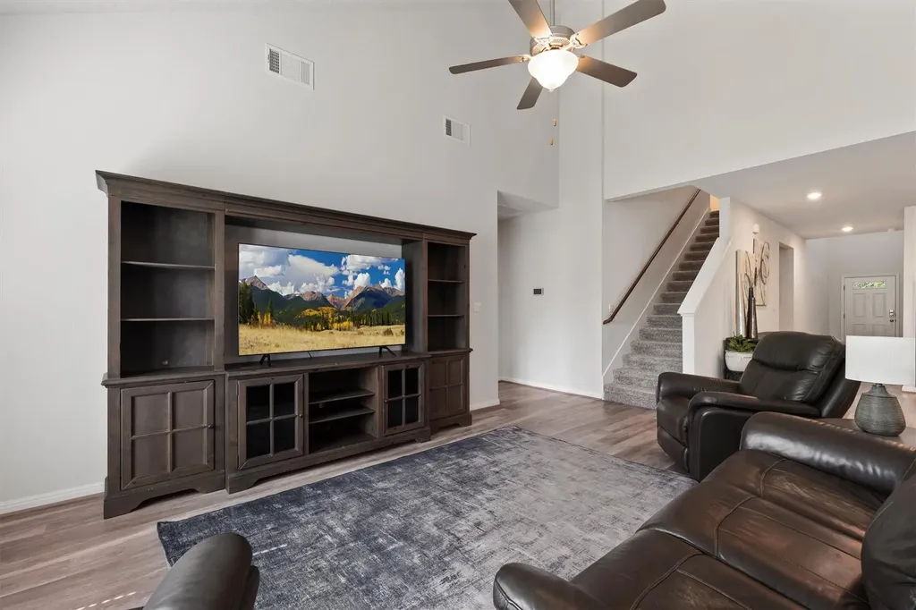 612 Sigourney Way Leander TX 78641