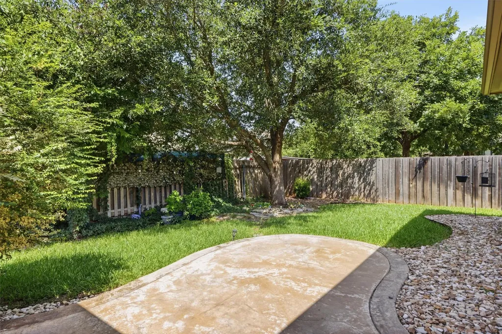 305 Hogg Pecan Pass Austin TX 78748