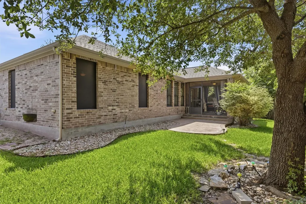 305 Hogg Pecan Pass Austin TX 78748